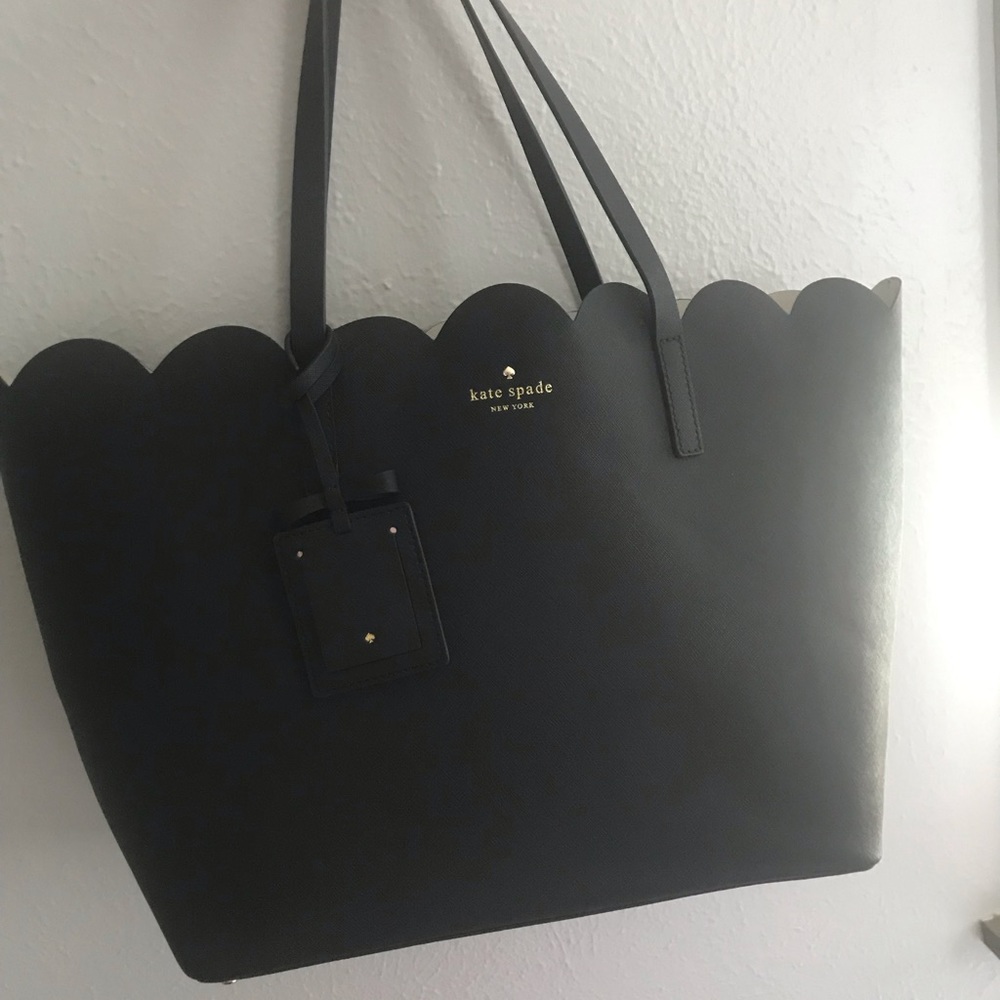 Kate Spade Scalloped Lily Carrigan Black Saffiano